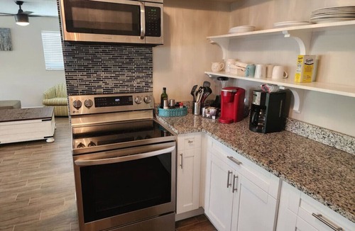 East Naples House | Riverview Cottage in Naples Bayshore Arts District