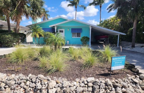 East Naples House | Riverview Cottage in Naples Bayshore Arts District