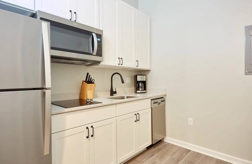 Central Business District Apartment | Roami at Canal Quarters | Studio