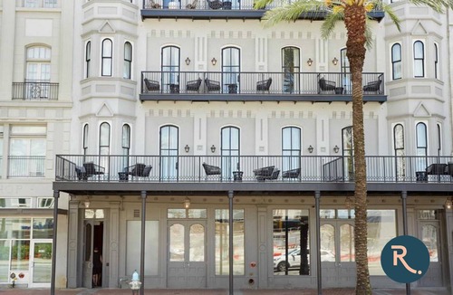 Central Business District Apartment | Roami at Canal Quarters | Studio