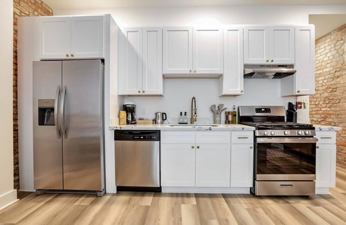Lower Garden District Apartment | Roami at Churchill | 1 Bedroom