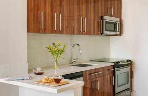 Central Business District House | Roami at Duncan Plaza | One Bedroom