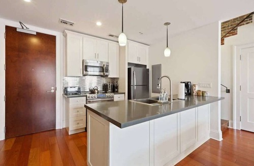 Central Business District Apartment | Roami at Factors Row in Bourbon St. | 3BR