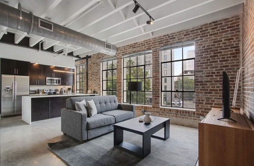 Central Business District Apartment | Roami at Motorworks