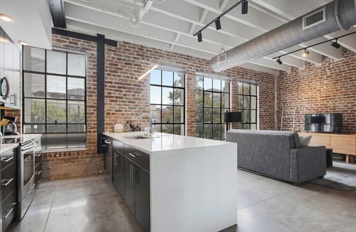Central Business District Apartment | Roami at Motorworks