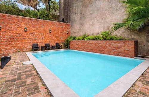 French Quarter Apartment | Roami at St Helene Chartres St with Balcony, Pool