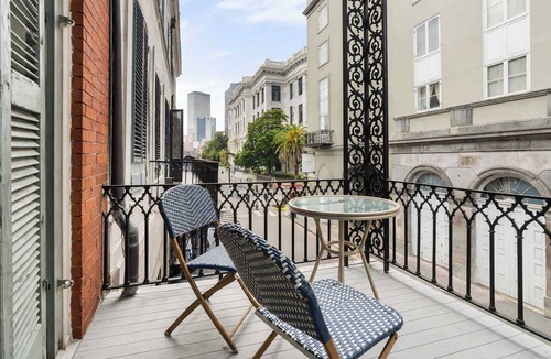 French Quarter Apartment | Roami at St Helene Chartres St with Balcony, Pool