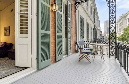 French Quarter Apartment | Roami at St Helene Chartres St with Balcony, Pool
