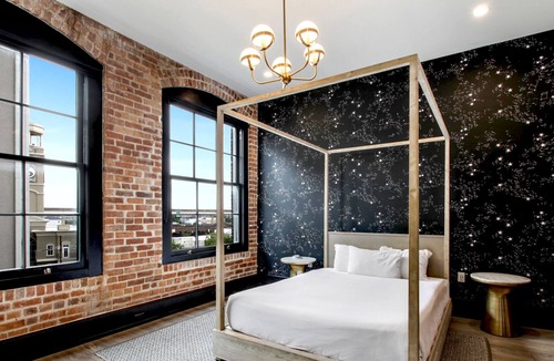 Central Business District House | Roami at The Brandywine | Heated Pool |4 Bed Combo
