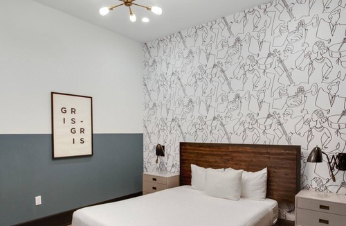 Central Business District House | Roami at The Brandywine | Heated Pool |4 Bed Combo
