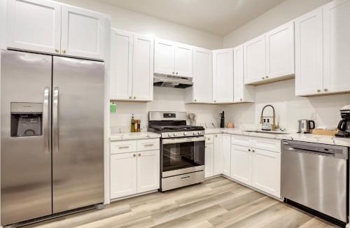 Arts/Warehouse District Apartment | Roami at The Churchill