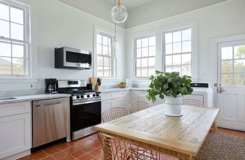 Faubourg Marigny Apartment | Roami at The Mandeville | 3BR w/Balcony