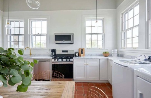 Faubourg Marigny Apartment | Roami at The Mandeville | 3BR w/Balcony