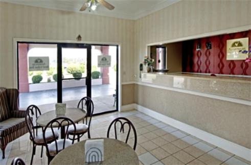 Canton Hotel | Rodeway Inn Canton I-55