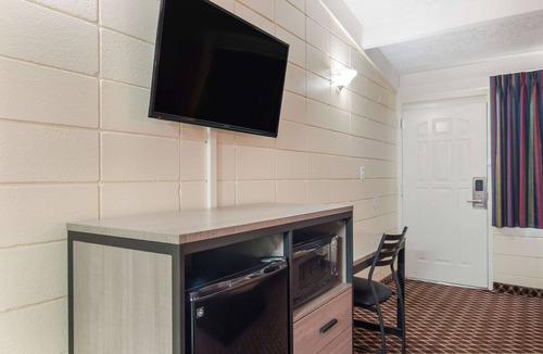 Nashville Hotel | Rodeway Inn Nashville
