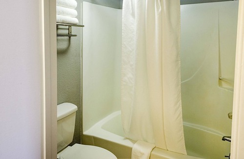 Bay VIew Addition Hotel | Rodeway Inn Panama City