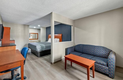 Jefferson Hotel | Rodeway Inn & Suites Jefferson