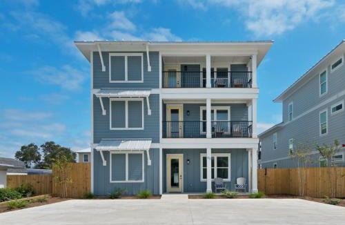 Crystal Beach House | Rolling Tides by Newman-Dailey