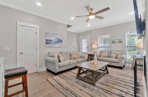 South Pensacola House | Romana Hideaway & Juliet Haven -Family Friendly, Downtown Pensacola!