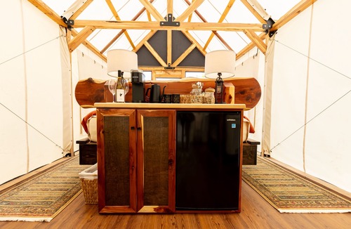 Sulphur Springs Cabin | Romantic Glamping for Two complete with Two Person Jacuzzi and Outdoor Shower