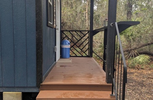 Edgar Cabin | *Romantic Hideaway Cabin, Hammock + Fire Pit with free parking & Pet-Friendly*