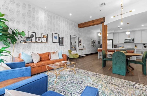 Central Business District Hotel | Rooftop Heated Pool Gym Gameroom Downtown Hotel