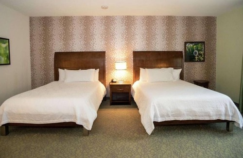 Covington Hotel | Room with 2 Queen Beds Close to Covington Sights – Prime Location & Pet-Friendly
