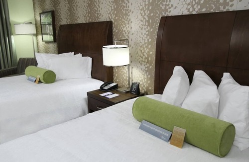 Covington Hotel | Room with 2 Queen Beds Close to Covington Sights – Prime Location & Pet-Friendly