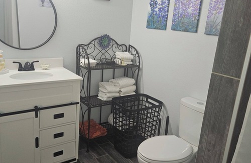 Hot Springs Cottage | Rose Retreat Cottage in Hot Springs