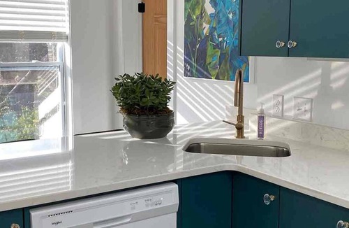 East Hill Apartment | Royal Hideaway - Monthly Stays, Executives, and Military! Summer Deals!