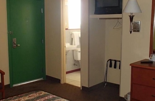 Desire Area Hotel | Royal Inn of New Orleans
