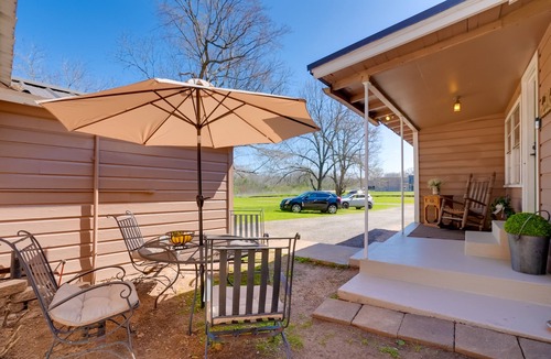 Rusk Cottage | Rusk Retreat w/Fire Pit, Grill & Countryside View