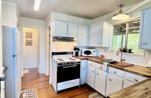 South Toledo Bend Cabin | Rustic Lakeside Fishing Camp South Toledo Bend -Skiers Cove- 3 bedrooms-Sleeps 8