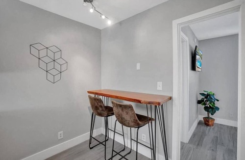 Poinciana Park Apartment | Rustic Retreats Beachy 1BR for 4 guests in the heart of Fort Lauderdale