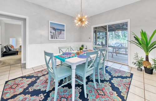Gulfview Heights House | 🤩 RV Parking |*Restaurants*| Walk to beach | SEPT/OCT. SAVE $$$ Pet Friendly