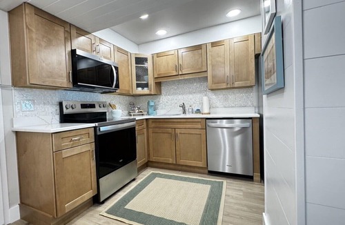 Villa Sabine Condo | Sabine 1E Couples Getaway Freshly Remodeled- Brand New Everything!
