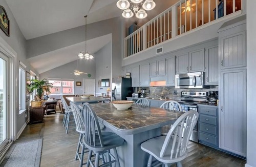 Navarre Beach House | Salty Breeze-Gulf Front Private Home with endless views. Sleeps 14