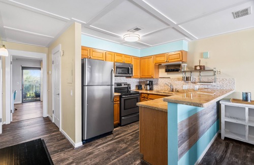 El Centro Beach Condo | {Salty Loft} Snowbird Friendly! Monthly Rates Available!