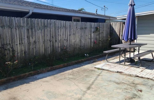Woodlawn House | Sand Dollar