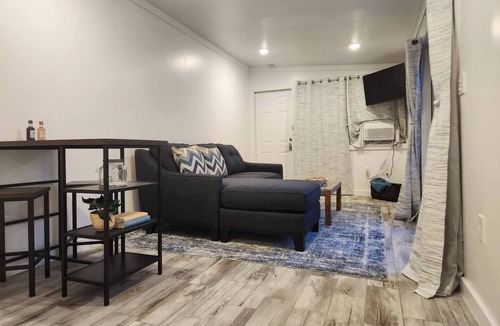 Woodlawn House | Sand Dollar