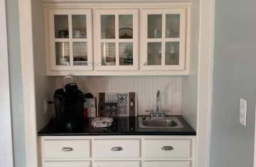 Southeast Pensacola House | Sandals & Friends-Pet Friendly Bungalow