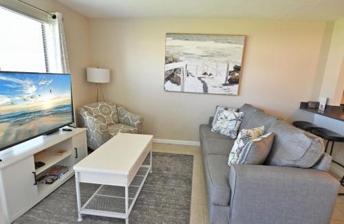 Holiday Isle House | Sandpiper Cove Unit 8125 Updated Studio In Destin FL