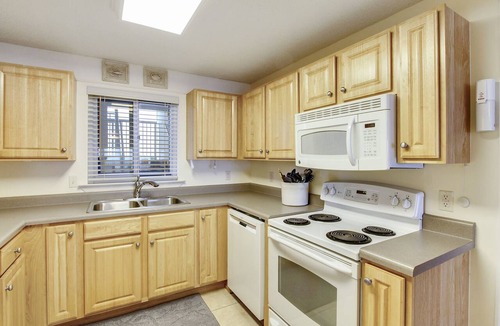 Ono Island Condo | Sandy Key 731: 3 BR/2 BA Perdido Key Beachfront Condo, On-Site Rental Office, Sleeps 8