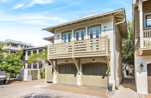 Rosemary Beach Apartment | Sandy Souls Carriage House - Studio Sleeps 4, Quick Walk to Pool and Beach