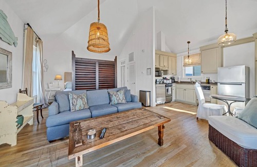 Rosemary Beach Cottage | Santa Marta: Fabulous Carriage House - South of 30a - Pet Friendly!