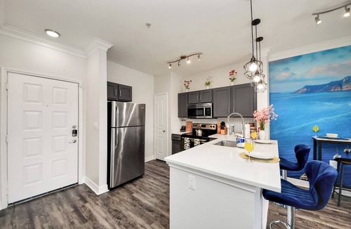 South Central Houston Apartment | Santorini - 2BR/2Bath/NRG/Med Center/Pool/Gym/Sleeps 6