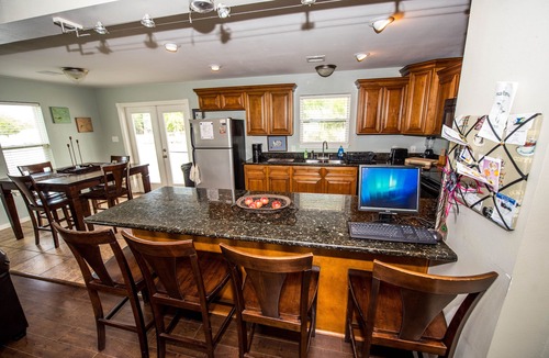 Chauvin House | Scenic Bayou Side Home in quaint local fishing community;