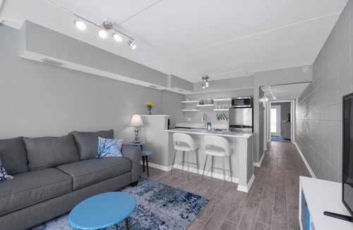 Navarre Beach Cottage | Sea Cottage: Steps to the Beach | Comes w Beach Cart and Two Chairs