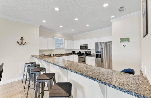 Silver Sands Beach House | Sea Dreams - Amazing Beachfront 5 Bedroom Property with Gulf Front Private Pool
