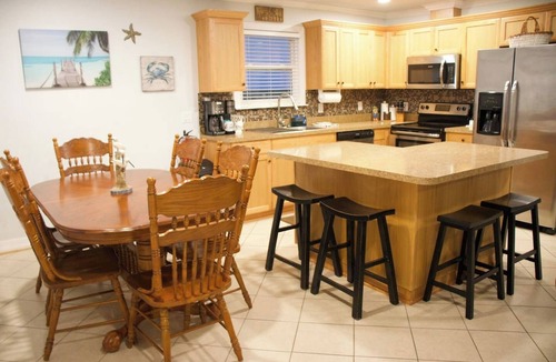 Holly Beach House | Sea Esta Beach House, 3 bedroom close to the beach